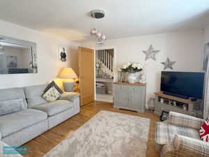 Sitting room- click for photo gallery